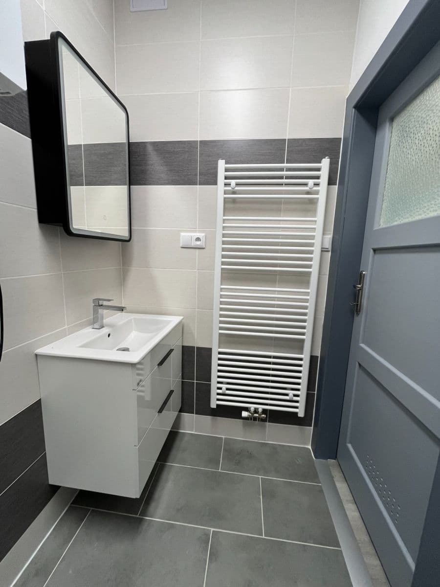 Pronájem bytu 2+kk 56 m², Na Vyhlídce, Jihlava, Kraj Vysočina Pronájem bytu 2+kk 56 m², Na Vyhlídce, Jihlava, Kraj Vysočina