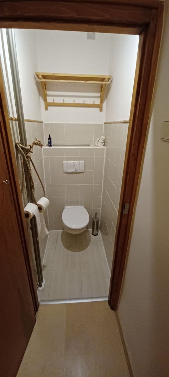 Prodej bytu 2+1 60 m², 28. pluku, Praha, Praha Prodej bytu 2+1 60 m², 28. pluku, Praha, Praha