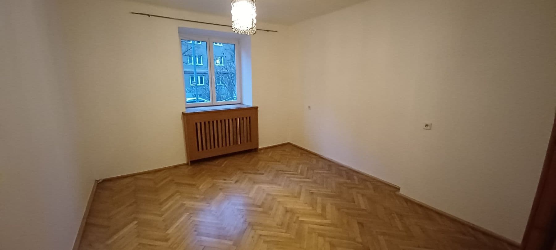 Prodej bytu 2+1 60 m², 28. pluku, Praha, Praha Prodej bytu 2+1 60 m², 28. pluku, Praha, Praha