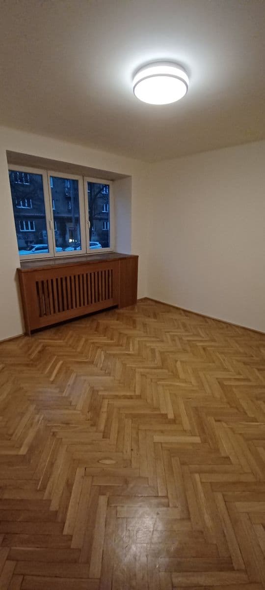 Prodej bytu 2+1 60 m², 28. pluku, Praha, Praha Prodej bytu 2+1 60 m², 28. pluku, Praha, Praha