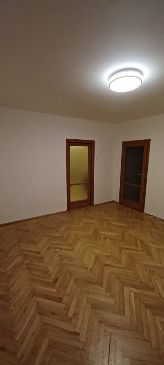 Prodej bytu 2+1 60 m², 28. pluku, Praha, Praha Prodej bytu 2+1 60 m², 28. pluku, Praha, Praha