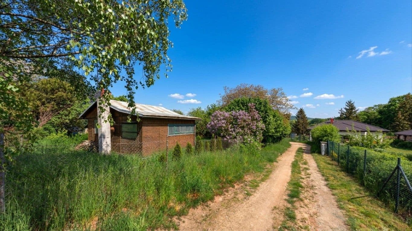 Prodej pozemku 602 m², Višňovka II, Kamenice, Středočeský kraj Prodej pozemku 602 m², Višňovka II, Kamenice, Středočeský kraj