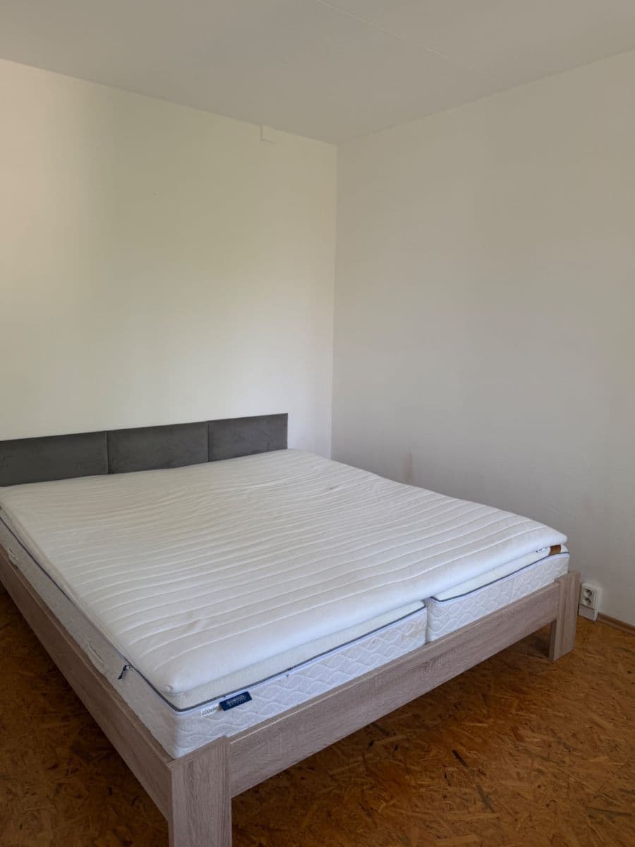 Pronájem bytu 2+kk 40 m², Mirovická, Praha, Praha Pronájem bytu 2+kk 40 m², Mirovická, Praha, Praha