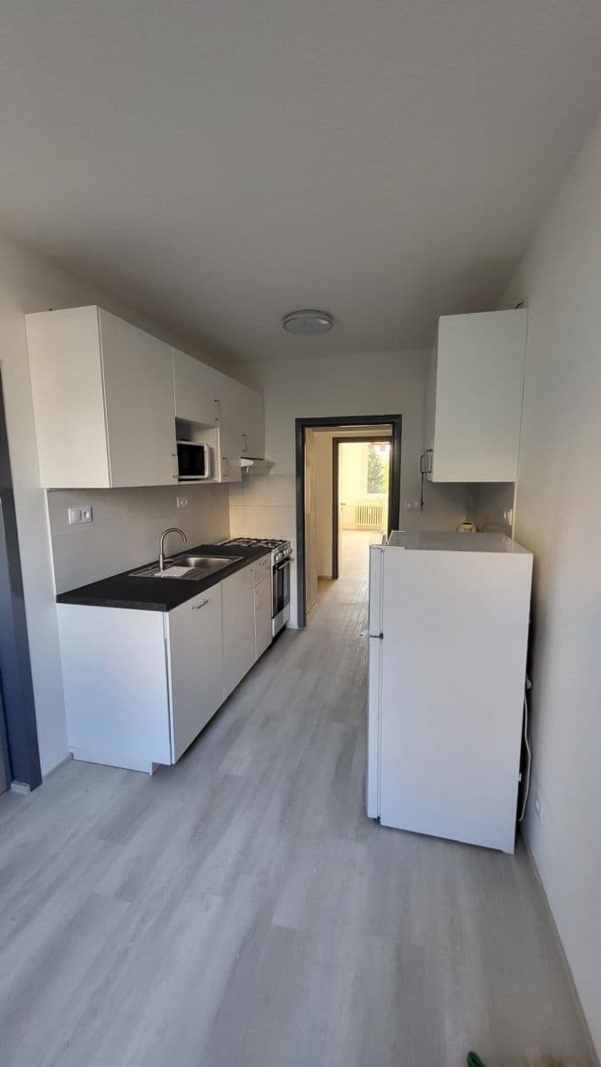 Pronájem bytu 3+1 70 m², Matúškova, Praha, Praha Pronájem bytu 3+1 70 m², Matúškova, Praha, Praha