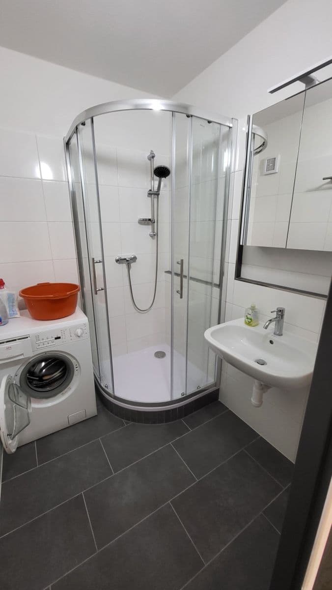 Pronájem bytu 3+1 70 m², Matúškova, Praha, Praha Pronájem bytu 3+1 70 m², Matúškova, Praha, Praha