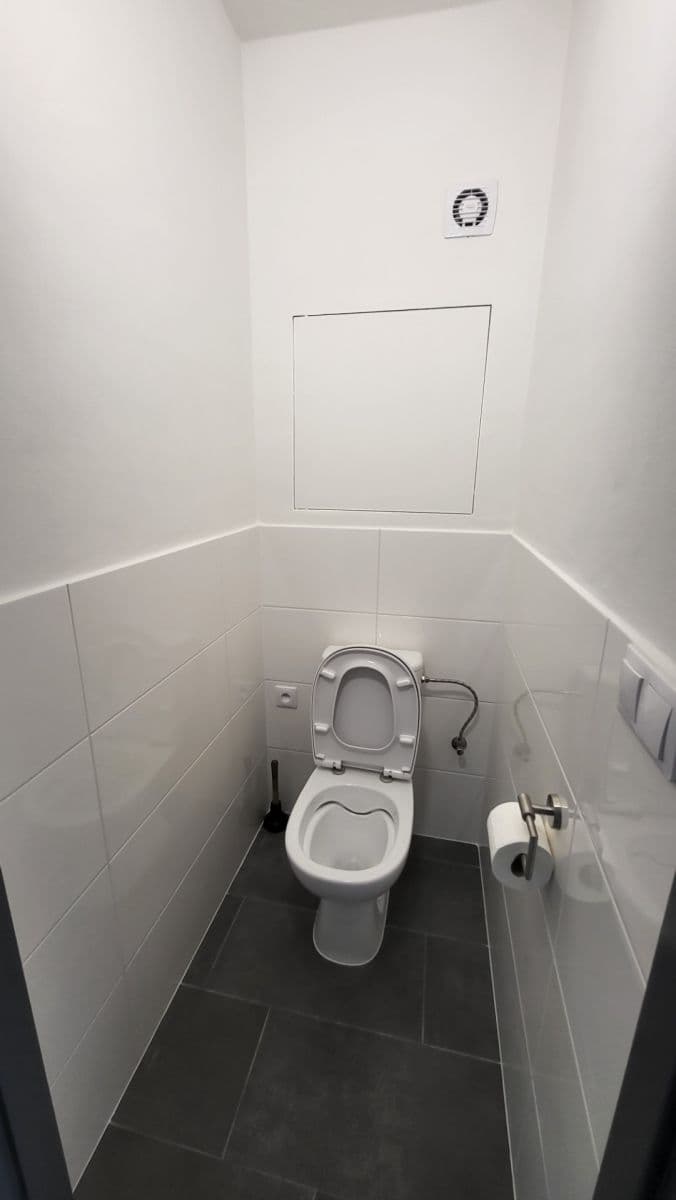 Pronájem bytu 3+1 70 m², Matúškova, Praha, Praha Pronájem bytu 3+1 70 m², Matúškova, Praha, Praha