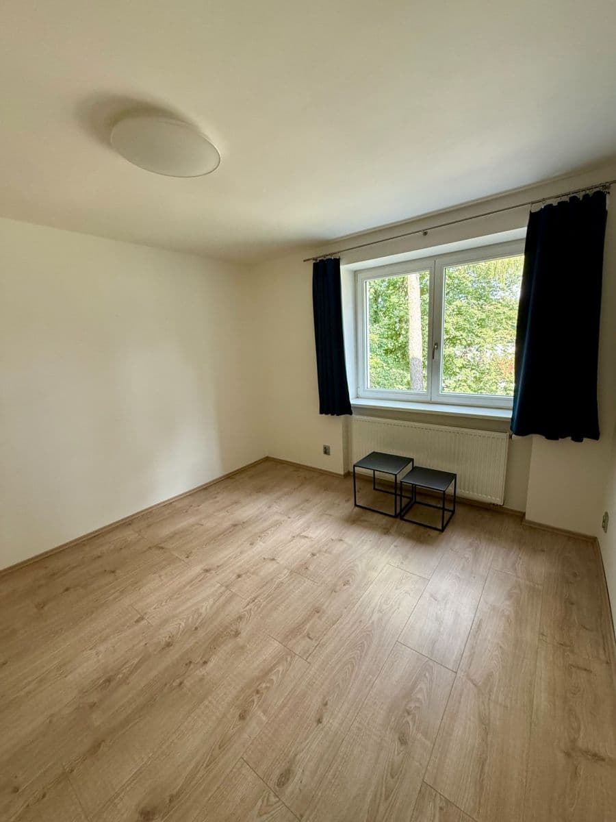 Pronájem bytu 3+1 80 m², Okruhová, Praha, Praha Pronájem bytu 3+1 80 m², Okruhová, Praha, Praha