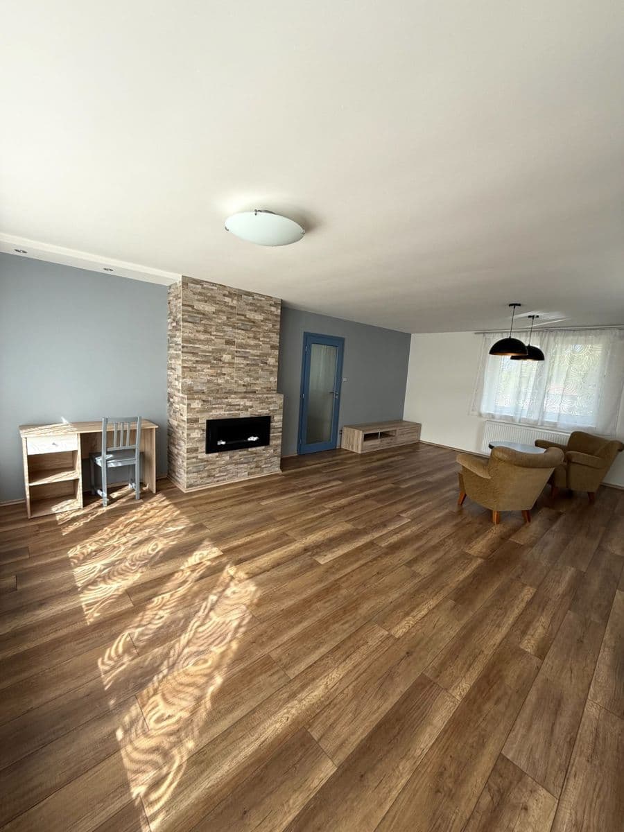Pronájem bytu 3+1 80 m², Okruhová, Praha, Praha Pronájem bytu 3+1 80 m², Okruhová, Praha, Praha