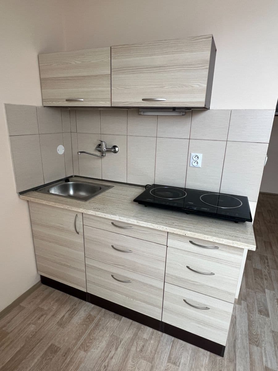 Pronájem bytu 1+kk 30 m², Ke starým rybníkům, Praha, Praha Pronájem bytu 1+kk 30 m², Ke starým rybníkům, Praha, Praha