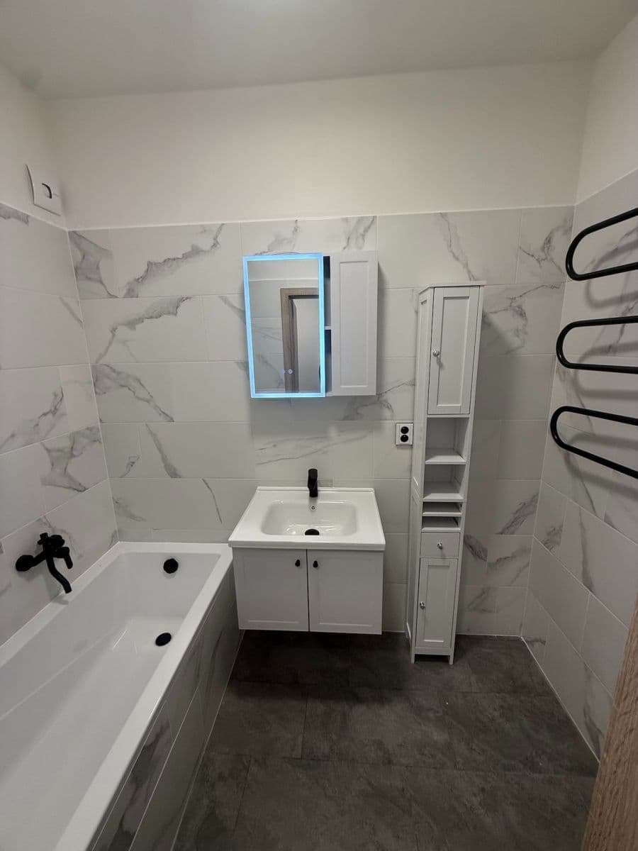 Pronájem bytu 3+kk 55 m², Masarykova, Roztoky, Středočeský kraj Pronájem bytu 3+kk 55 m², Masarykova, Roztoky, Středočeský kraj