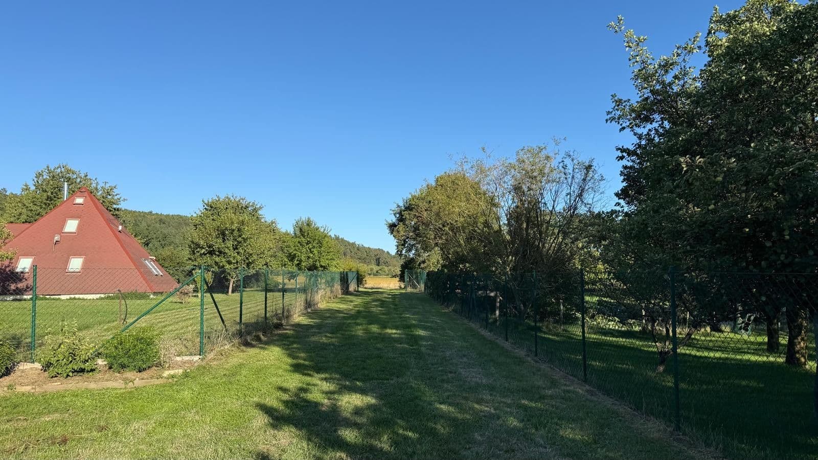 Prodej pozemku 815 m², Boseň, Středočeský kraj Prodej pozemku 815 m², Boseň, Středočeský kraj