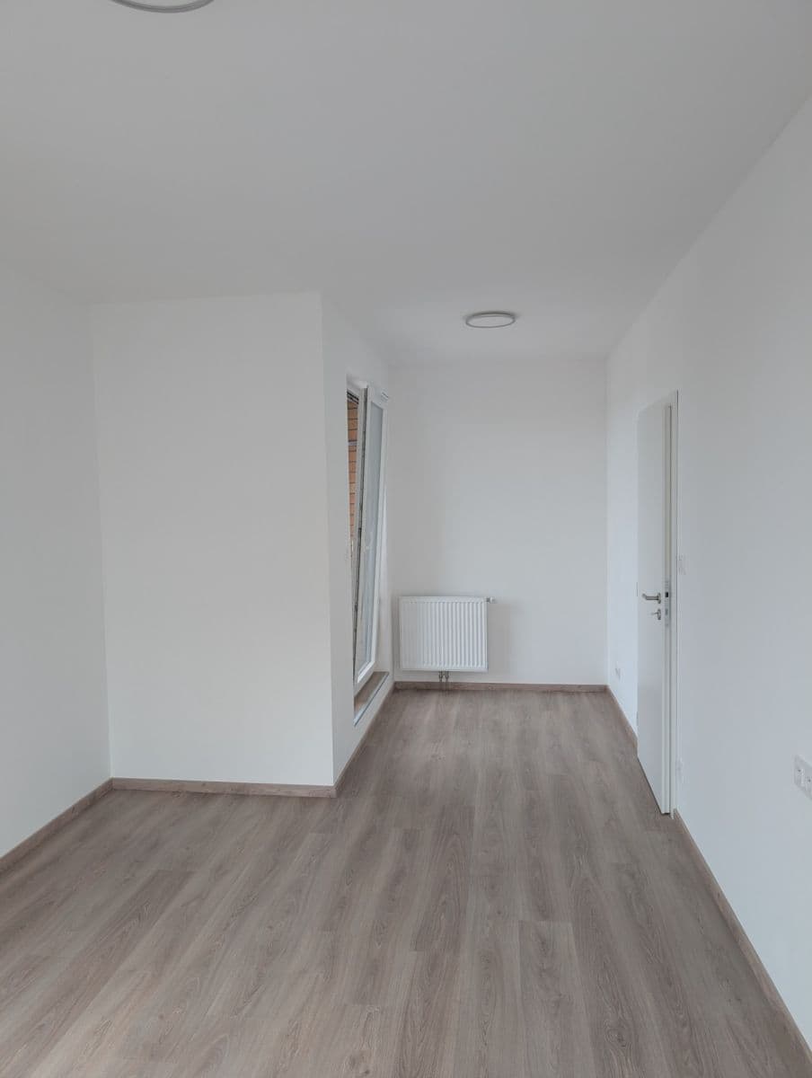 Pronájem bytu 2+kk 52 m², U Sportovní školy, Pardubice, Pardubický kraj Pronájem bytu 2+kk 52 m², U Sportovní školy, Pardubice, Pardubický kraj