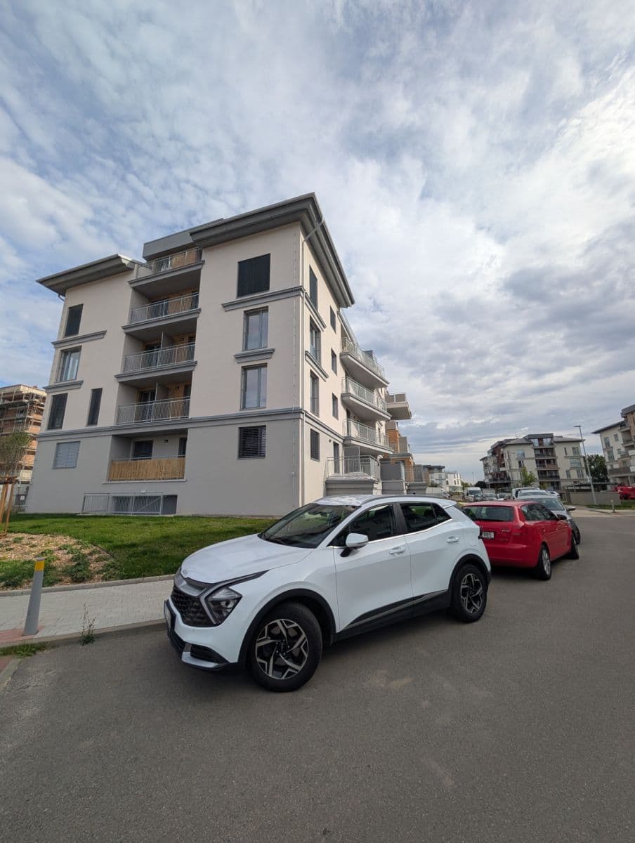 Pronájem bytu 2+kk 52 m², U Sportovní školy, Pardubice, Pardubický kraj Pronájem bytu 2+kk 52 m², U Sportovní školy, Pardubice, Pardubický kraj