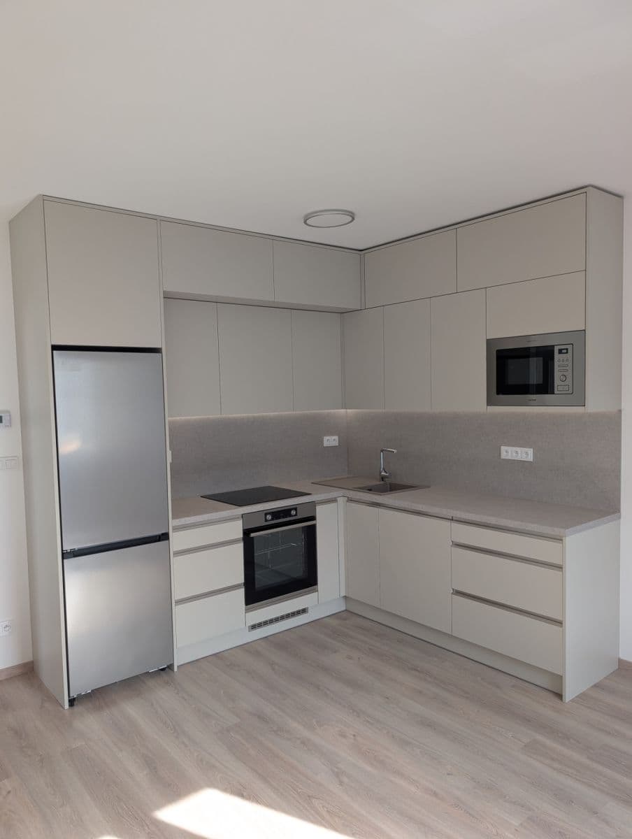 Pronájem bytu 2+kk 52 m², U Sportovní školy, Pardubice, Pardubický kraj Pronájem bytu 2+kk 52 m², U Sportovní školy, Pardubice, Pardubický kraj