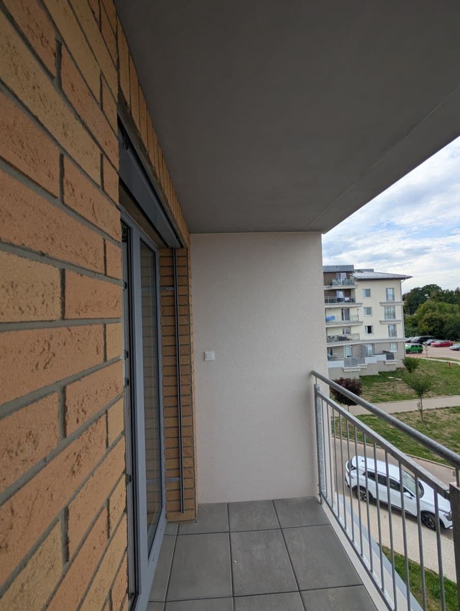 Pronájem bytu 2+kk 52 m², U Sportovní školy, Pardubice, Pardubický kraj Pronájem bytu 2+kk 52 m², U Sportovní školy, Pardubice, Pardubický kraj