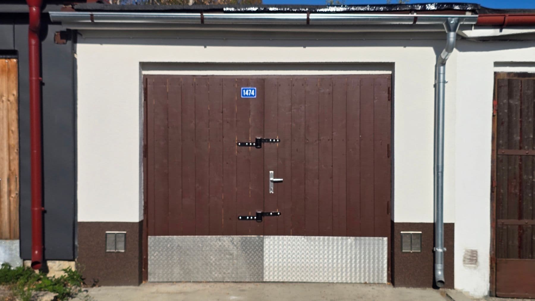 Pronájem garáže 19 m², Ostrov, Karlovarský kraj Pronájem garáže 19 m², Ostrov, Karlovarský kraj