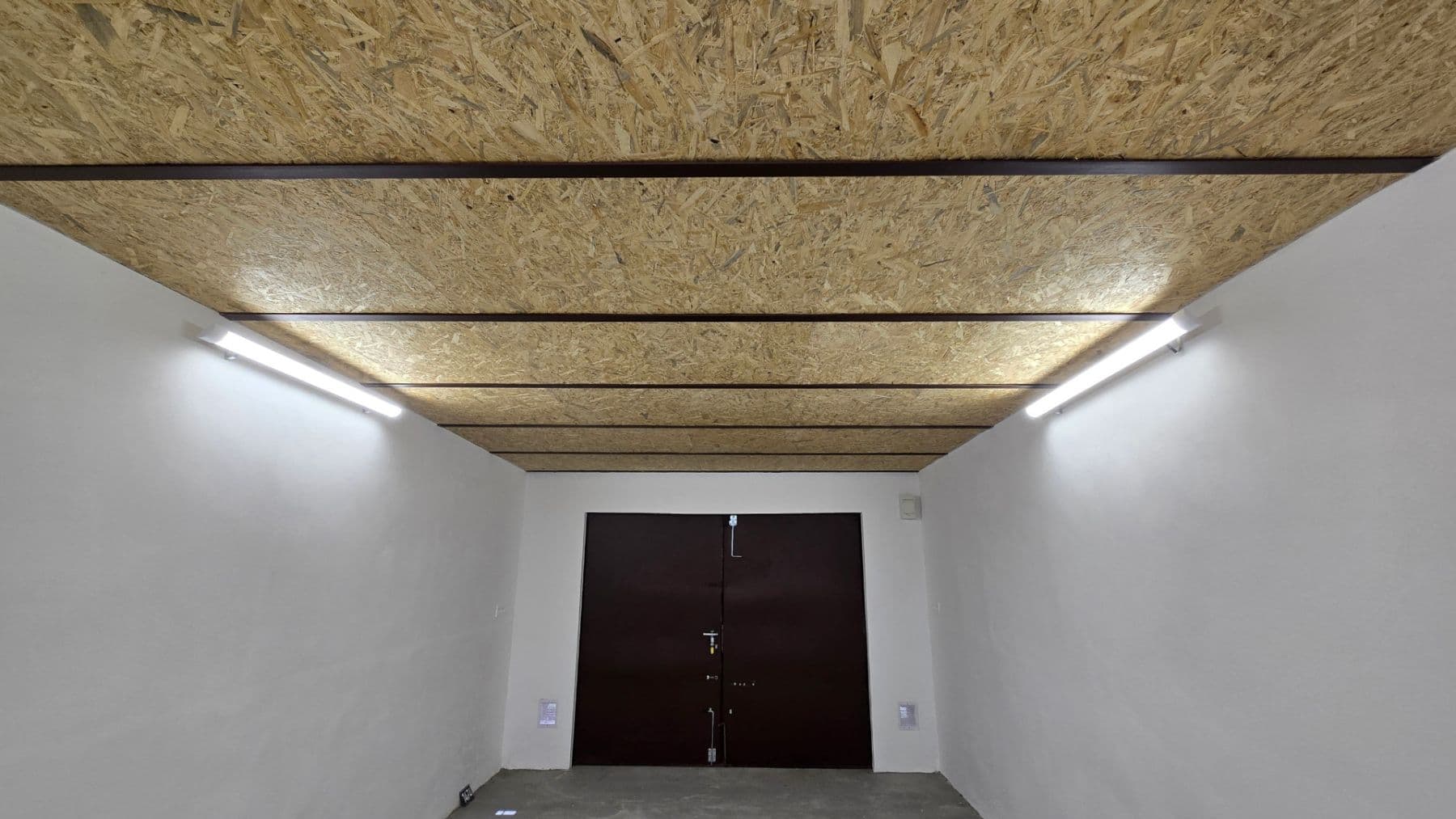 Pronájem garáže 19 m², Ostrov, Karlovarský kraj Pronájem garáže 19 m², Ostrov, Karlovarský kraj