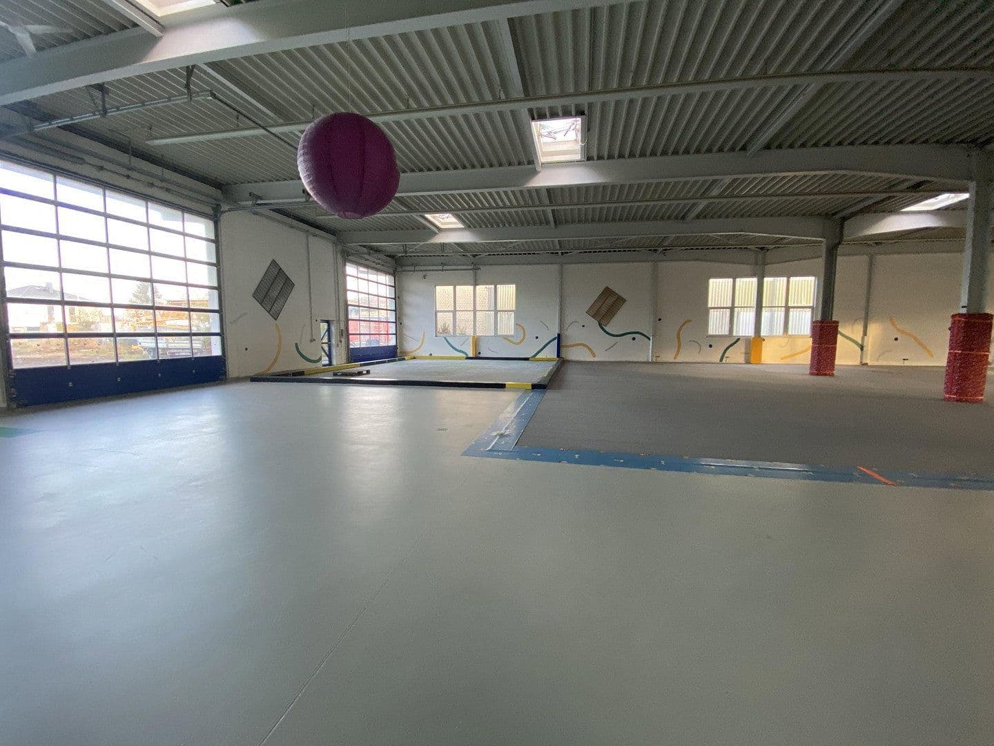 Pronájem nebytového prostoru 1.400 m², Groß-Bieberau, Hessen Pronájem nebytového prostoru 1.400 m², Groß-Bieberau, Hessen