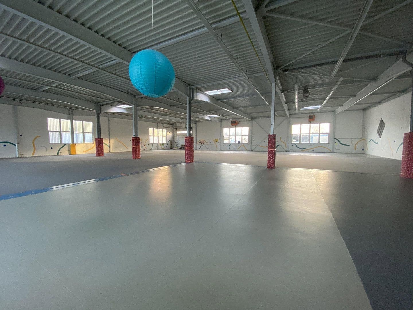 Pronájem nebytového prostoru 1.400 m², Groß-Bieberau, Hessen Pronájem nebytového prostoru 1.400 m², Groß-Bieberau, Hessen