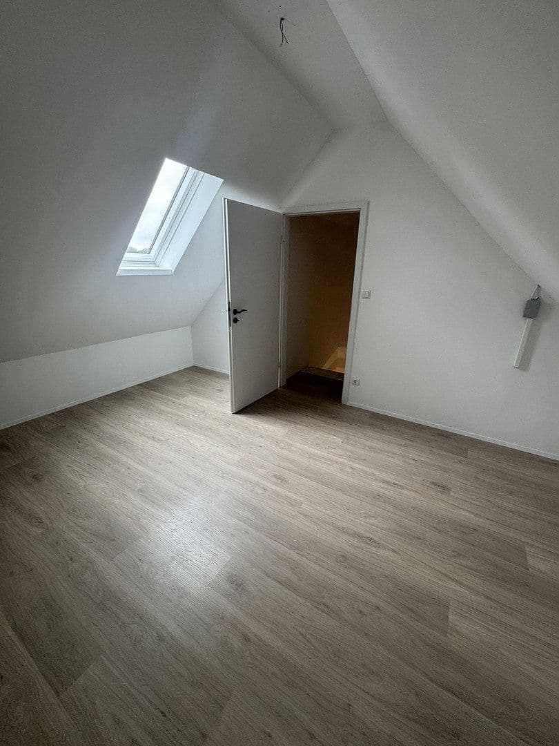 Prodej domu 104 m², pozemek 437 m², Neustadt am Rübenberge, Dolní Sasko Prodej domu 104 m², pozemek 437 m², Neustadt am Rübenberge, Dolní Sasko