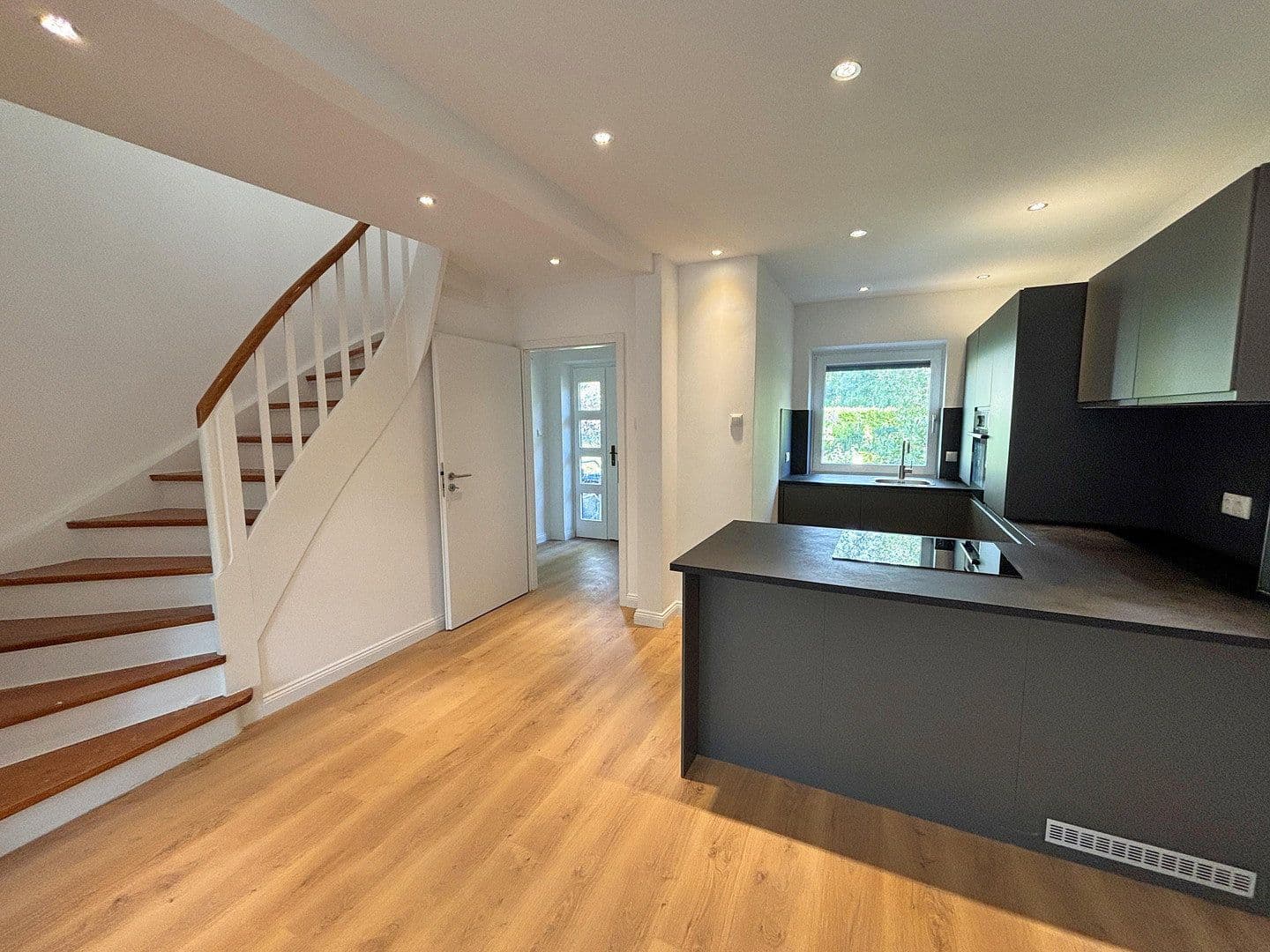Prodej domu 85 m², pozemek 177 m², Hamburg, Hamburg Prodej domu 85 m², pozemek 177 m², Hamburg, Hamburg