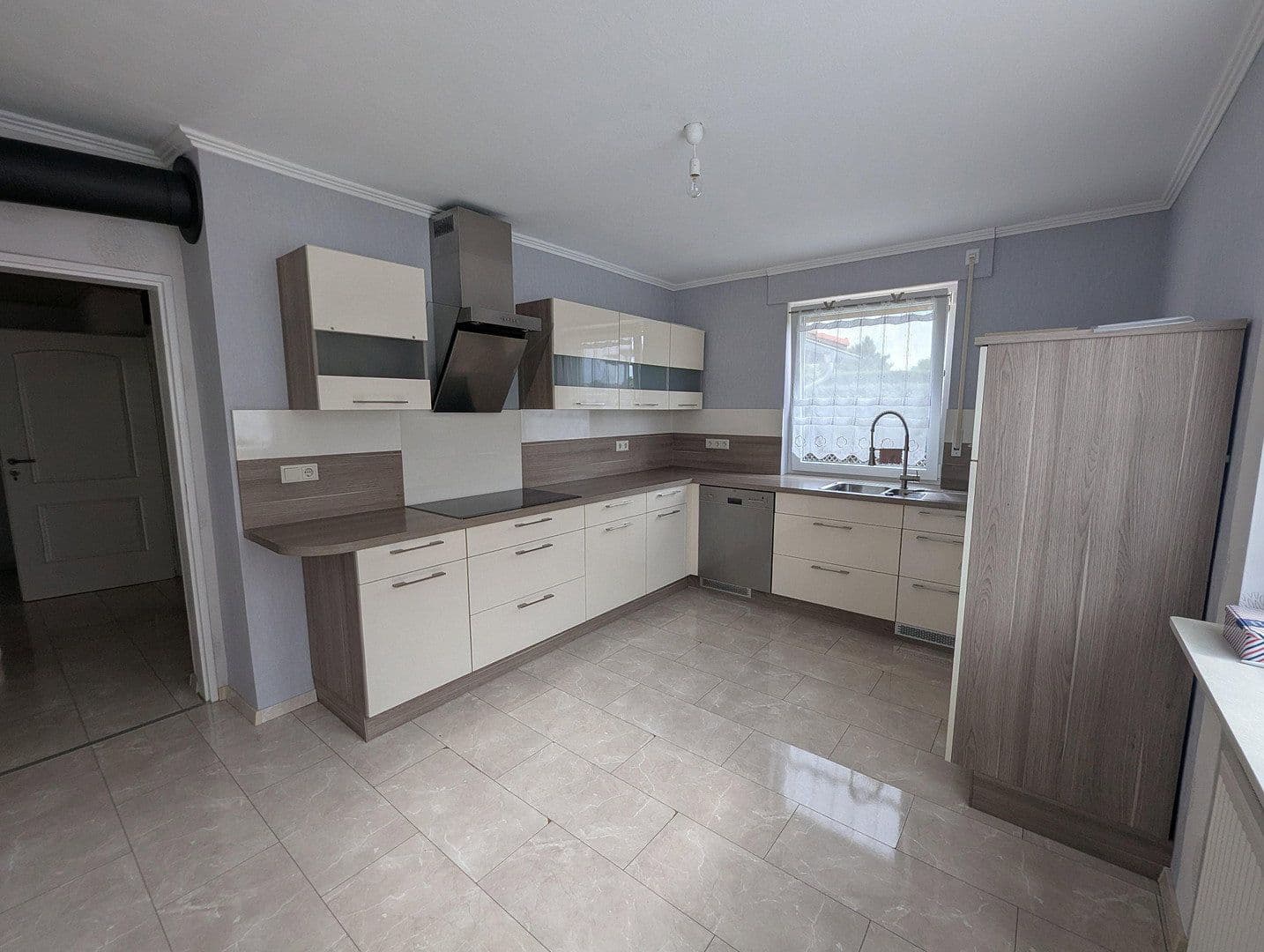 Prodej domu 234 m², pozemek 939 m², Hessisch Lichtenau, Hessen Prodej domu 234 m², pozemek 939 m², Hessisch Lichtenau, Hessen