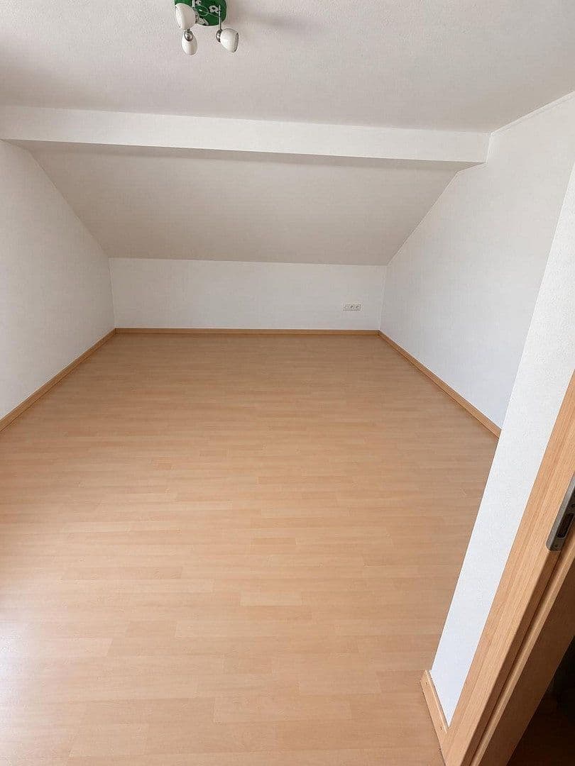 Pronájem bytu 3+kk 90 m², Kasseler Straße 9, Reiskirchen, Hessen Pronájem bytu 3+kk 90 m², Kasseler Straße 9, Reiskirchen, Hessen