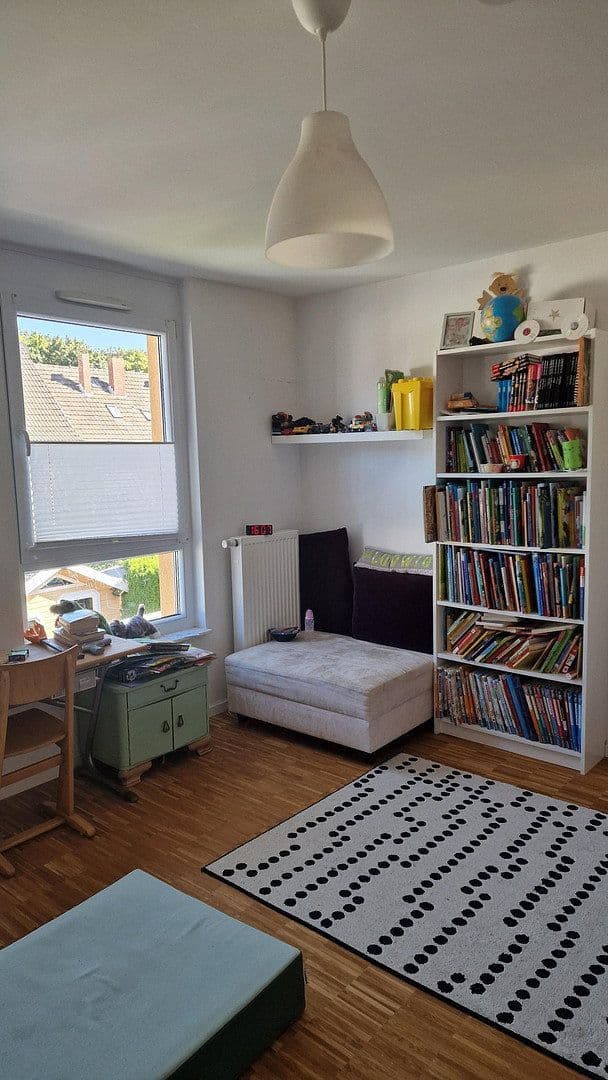 Prodej domu 143 m², pozemek 225 m², Rösrath, Severní Porýní-Vestfálsko Prodej domu 143 m², pozemek 225 m², Rösrath, Severní Porýní-Vestfálsko