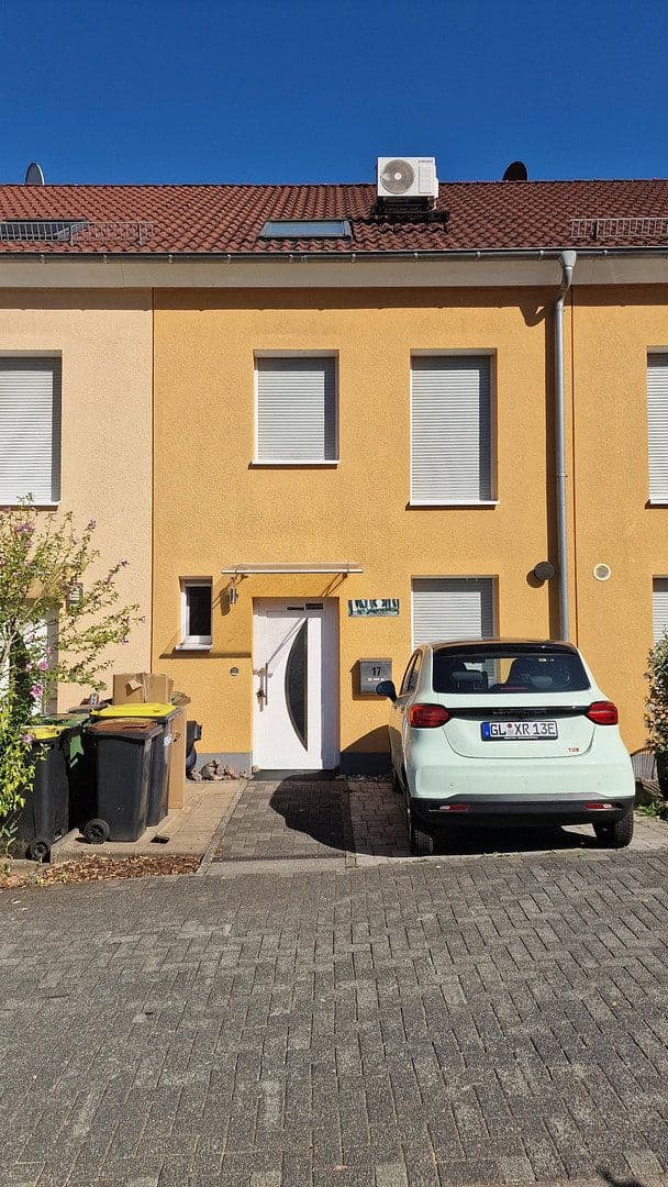 Prodej domu 143 m², pozemek 225 m², Rösrath, Severní Porýní-Vestfálsko Prodej domu 143 m², pozemek 225 m², Rösrath, Severní Porýní-Vestfálsko