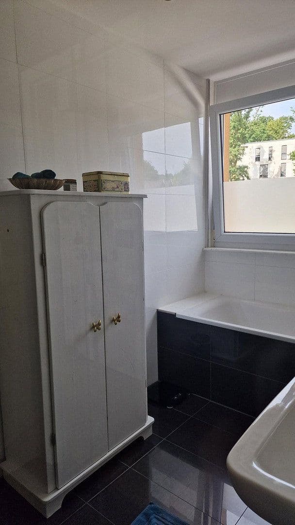 Prodej domu 143 m², pozemek 225 m², Rösrath, Severní Porýní-Vestfálsko Prodej domu 143 m², pozemek 225 m², Rösrath, Severní Porýní-Vestfálsko