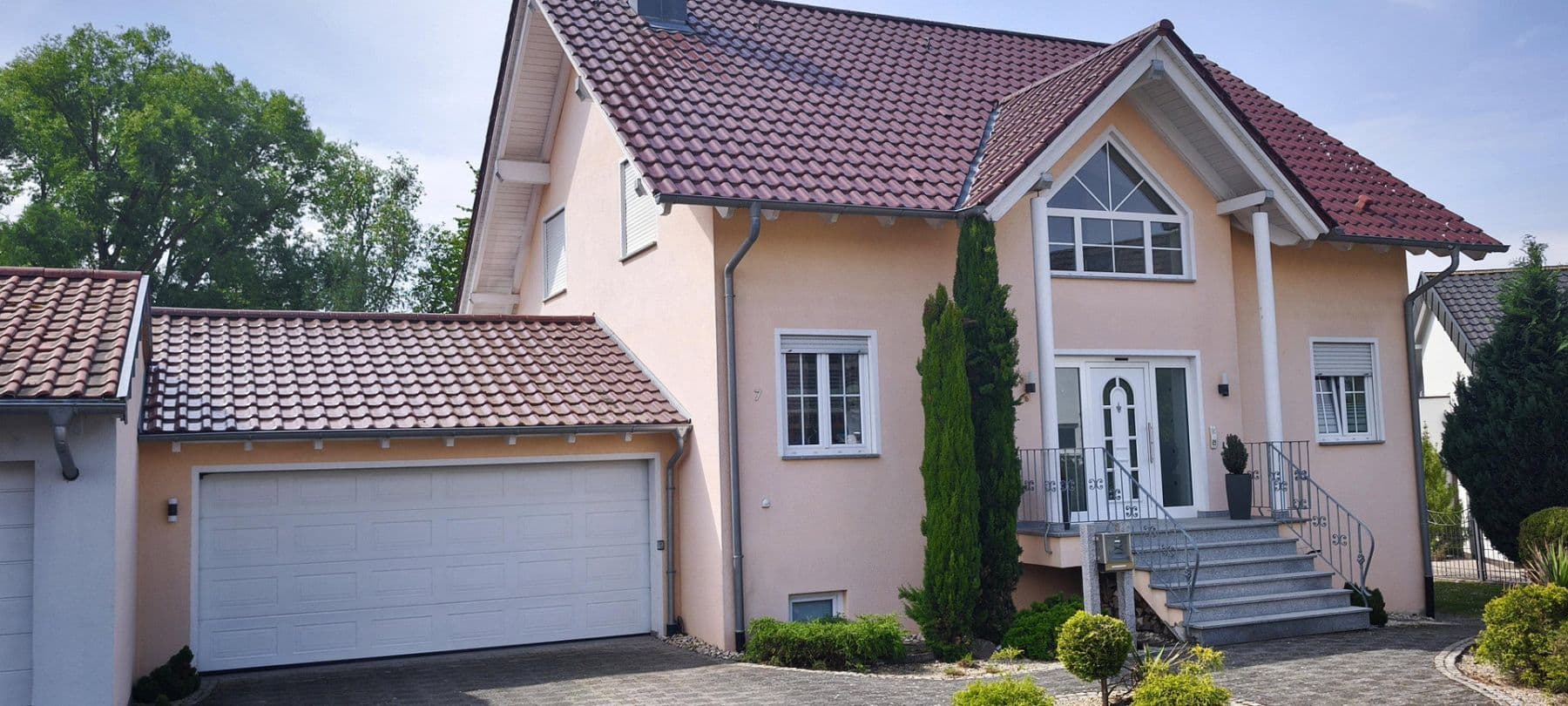 Prodej domu 215 m², pozemek 516 m², Neuenstadt am Kocher, Bádensko-Württembersko Prodej domu 215 m², pozemek 516 m², Neuenstadt am Kocher, Bádensko-Württembersko