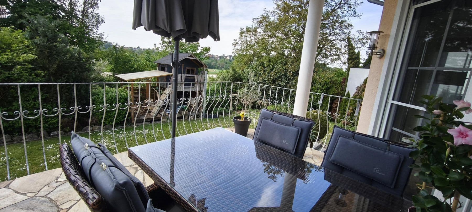 Prodej domu 215 m², pozemek 516 m², Neuenstadt am Kocher, Bádensko-Württembersko Prodej domu 215 m², pozemek 516 m², Neuenstadt am Kocher, Bádensko-Württembersko