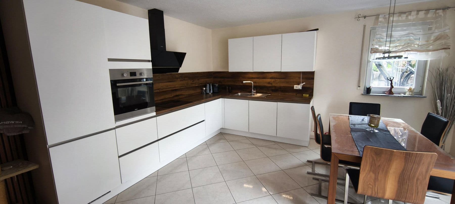 Prodej domu 215 m², pozemek 516 m², Neuenstadt am Kocher, Bádensko-Württembersko Prodej domu 215 m², pozemek 516 m², Neuenstadt am Kocher, Bádensko-Württembersko