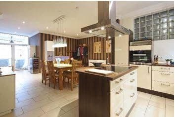 Prodej bytu 5+1 153 m², Stuttgart, Bádensko-Württembersko Prodej bytu 5+1 153 m², Stuttgart, Bádensko-Württembersko