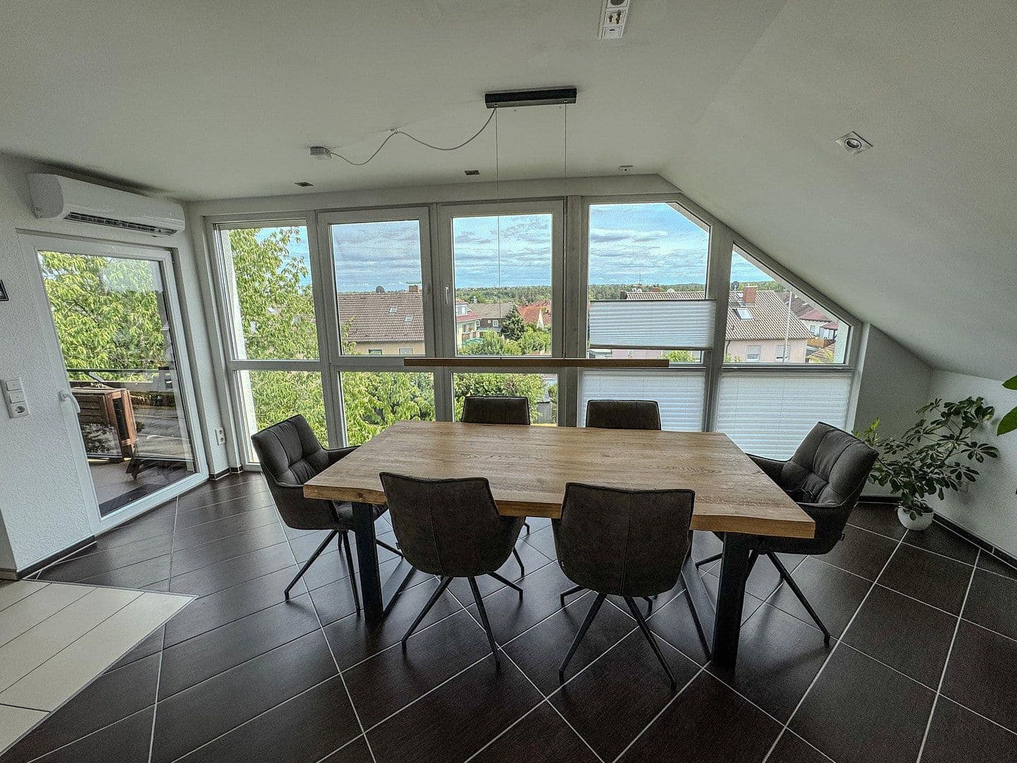 Pronájem bytu 4+1 101 m², Raiffeisenstr. 13, Dormitz, Bavorsko Pronájem bytu 4+1 101 m², Raiffeisenstr. 13, Dormitz, Bavorsko