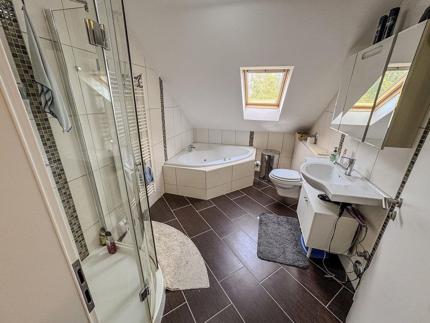 Pronájem bytu 4+1 101 m², Raiffeisenstr. 13, Dormitz, Bavorsko Pronájem bytu 4+1 101 m², Raiffeisenstr. 13, Dormitz, Bavorsko