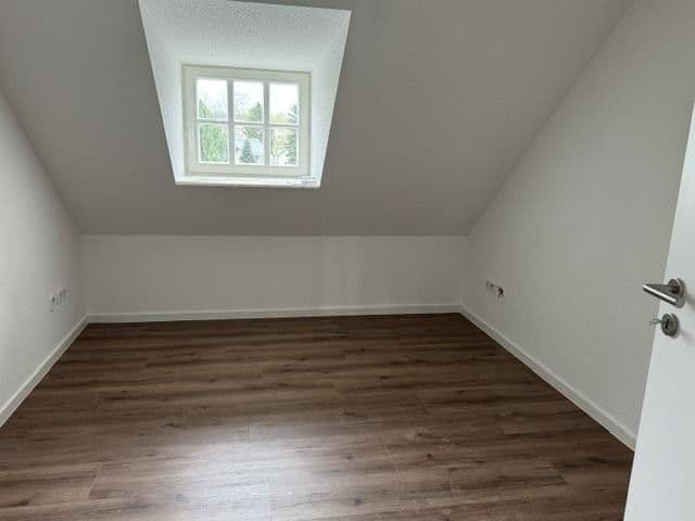 Pronájem bytu 5+1 140 m², Zwickauer Straße 483, Chemnitz, Sasko Pronájem bytu 5+1 140 m², Zwickauer Straße 483, Chemnitz, Sasko