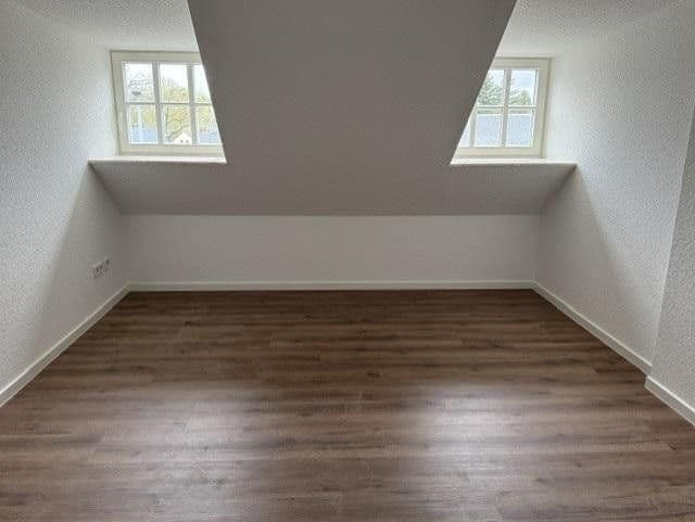 Pronájem bytu 5+1 140 m², Zwickauer Straße 483, Chemnitz, Sasko Pronájem bytu 5+1 140 m², Zwickauer Straße 483, Chemnitz, Sasko