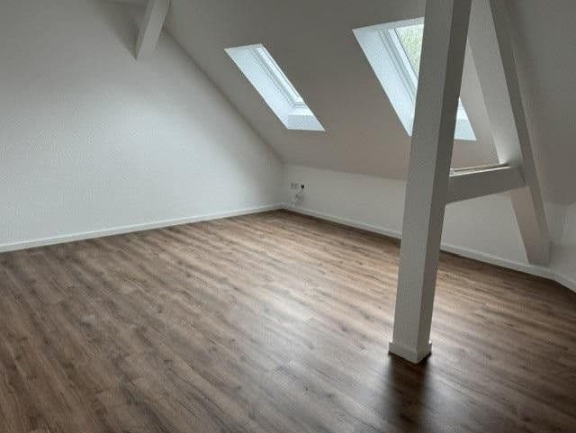 Pronájem bytu 5+1 140 m², Zwickauer Straße 483, Chemnitz, Sasko Pronájem bytu 5+1 140 m², Zwickauer Straße 483, Chemnitz, Sasko
