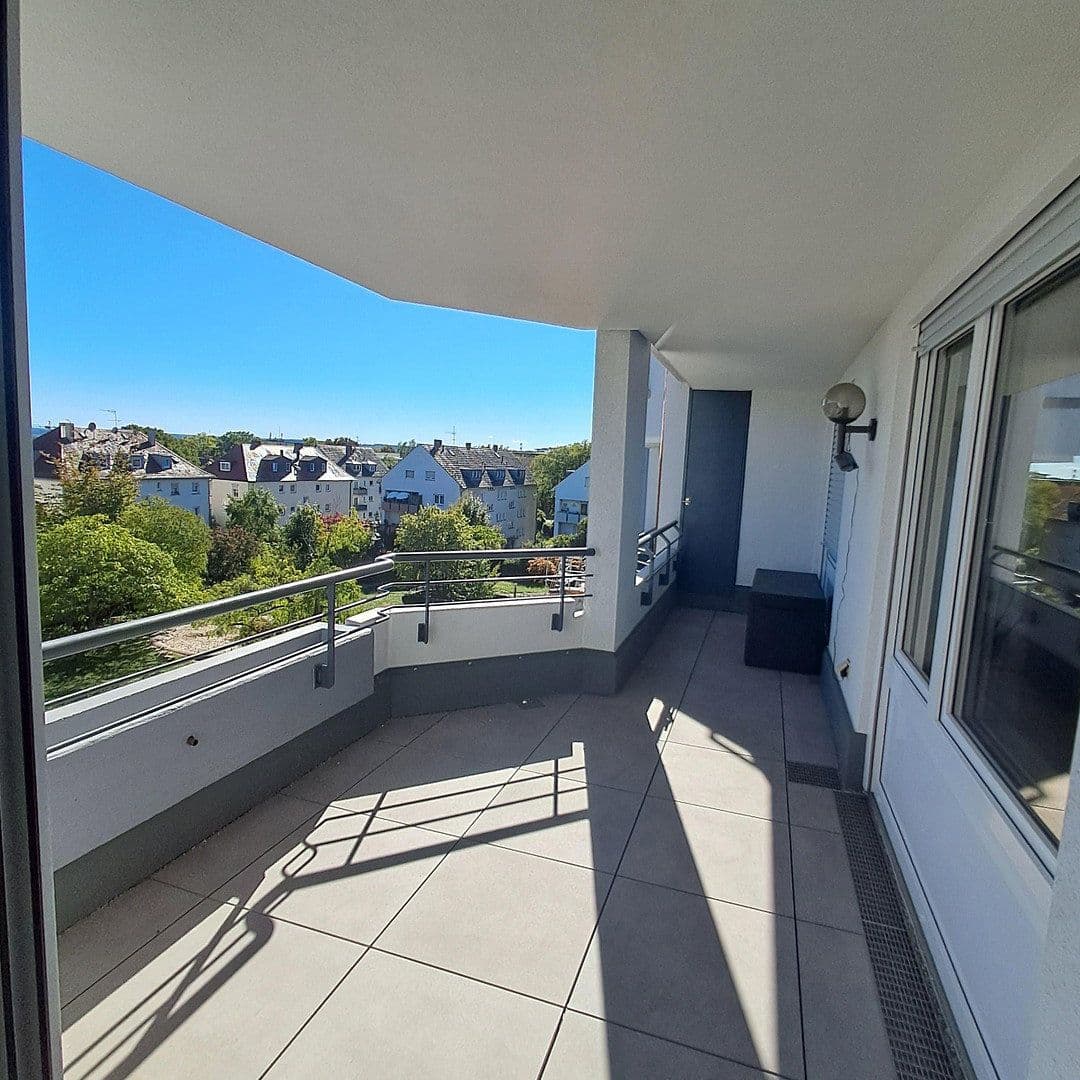 Prodej bytu 4+kk 117 m², Stuttgart, Bádensko-Württembersko Prodej bytu 4+kk 117 m², Stuttgart, Bádensko-Württembersko