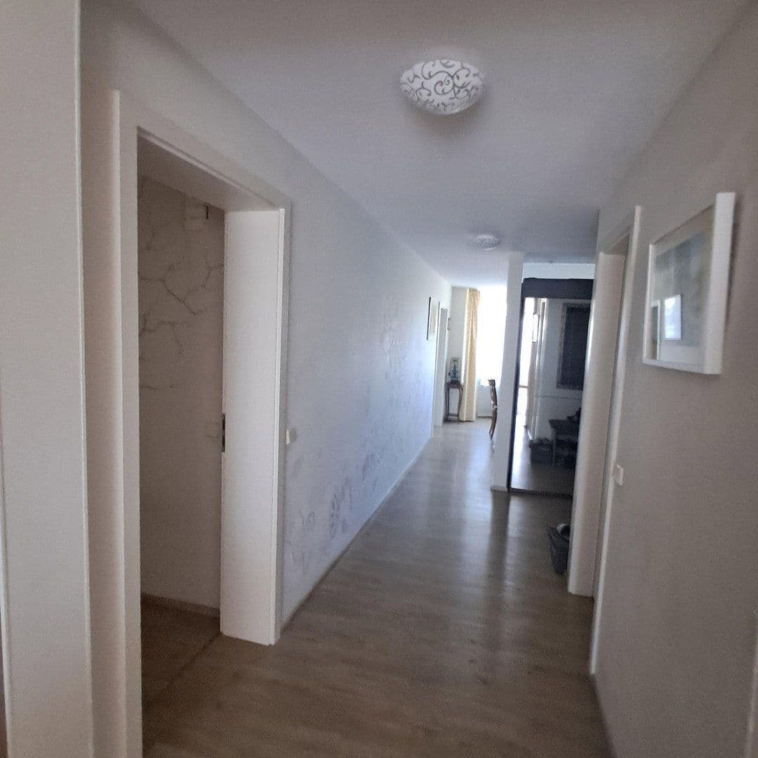 Prodej bytu 4+kk 117 m², Stuttgart, Bádensko-Württembersko Prodej bytu 4+kk 117 m², Stuttgart, Bádensko-Württembersko