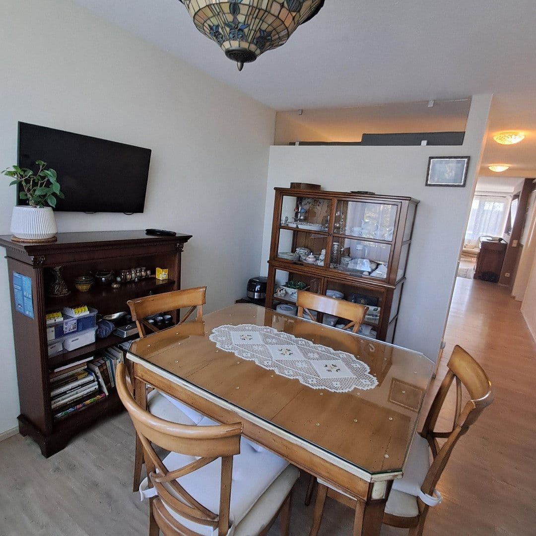 Prodej bytu 4+kk 117 m², Stuttgart, Bádensko-Württembersko Prodej bytu 4+kk 117 m², Stuttgart, Bádensko-Württembersko