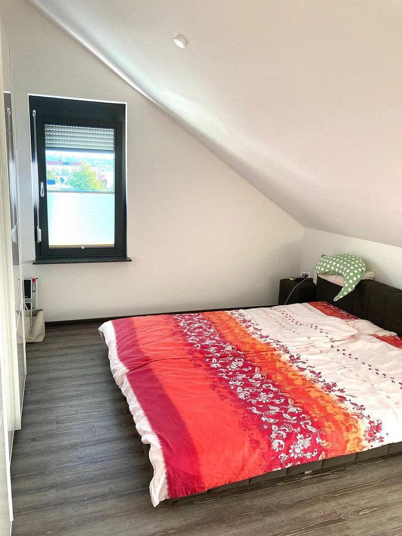 Pronájem bytu 4+kk 143 m², Annaweg 2, Holzgerlingen, Bádensko-Württembersko Pronájem bytu 4+kk 143 m², Annaweg 2, Holzgerlingen, Bádensko-Württembersko