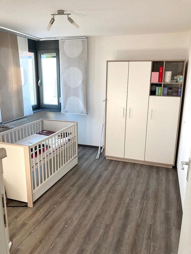 Pronájem bytu 4+kk 143 m², Annaweg 2, Holzgerlingen, Bádensko-Württembersko Pronájem bytu 4+kk 143 m², Annaweg 2, Holzgerlingen, Bádensko-Württembersko