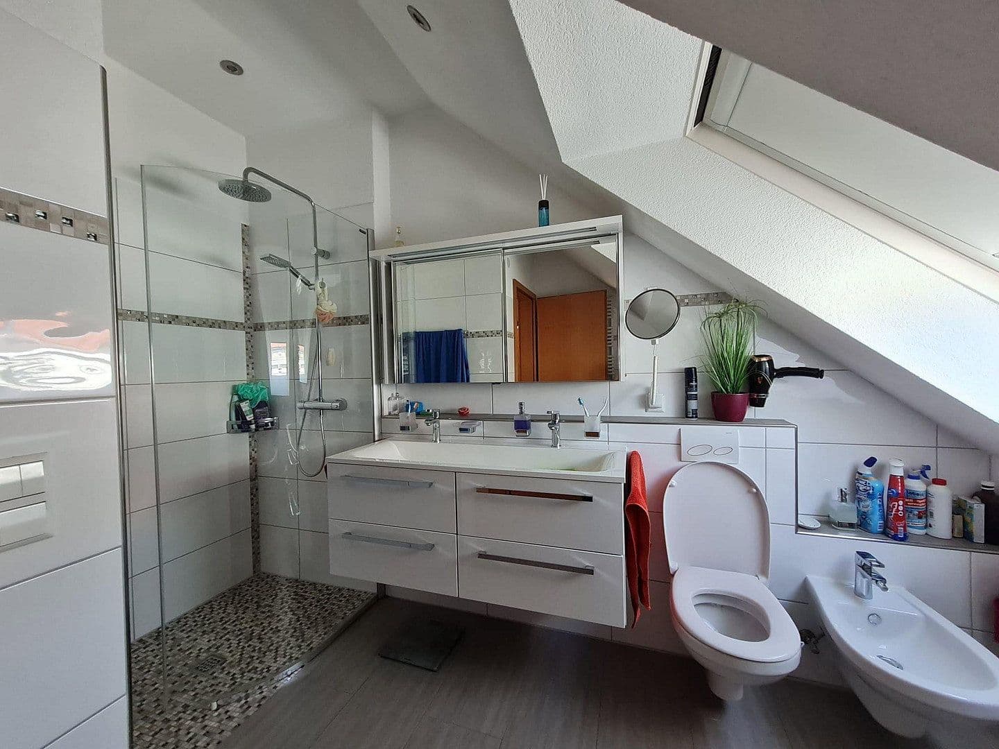Prodej domu 130 m², pozemek 276 m², Tengen, Bádensko-Württembersko Prodej domu 130 m², pozemek 276 m², Tengen, Bádensko-Württembersko