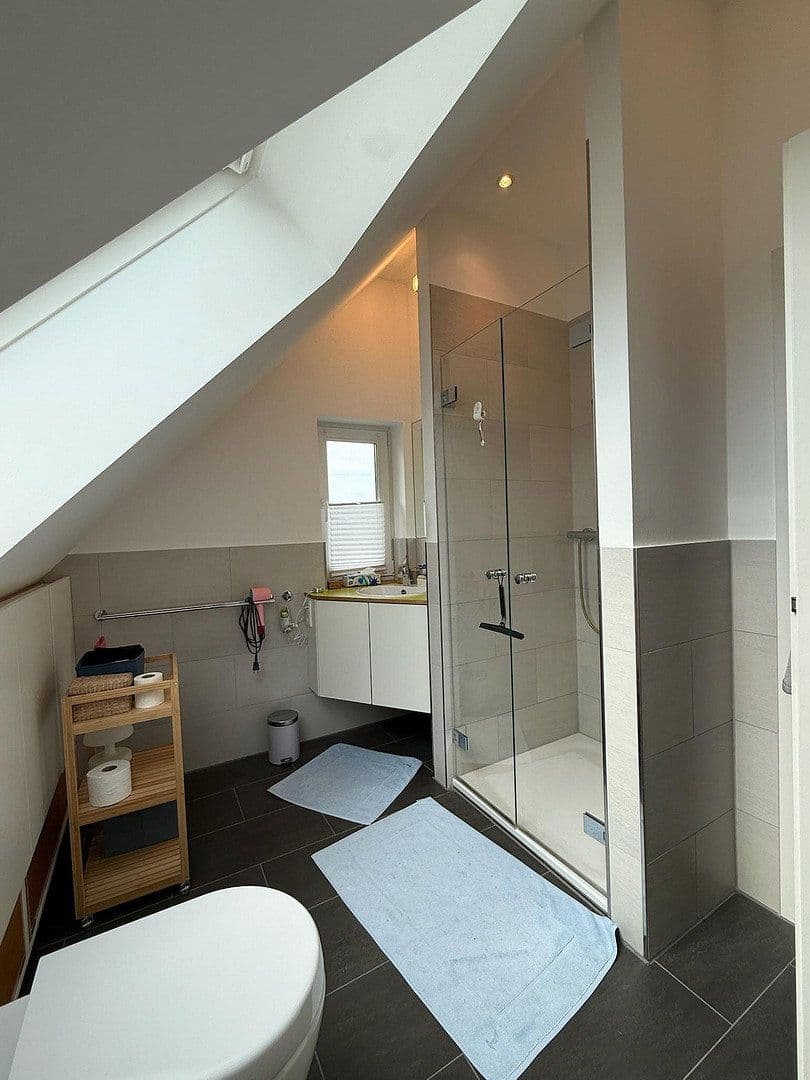 Pronájem domu 200 m², pozemek 500 m², Korschenbroich, Severní Porýní-Vestfálsko Pronájem domu 200 m², pozemek 500 m², Korschenbroich, Severní Porýní-Vestfálsko