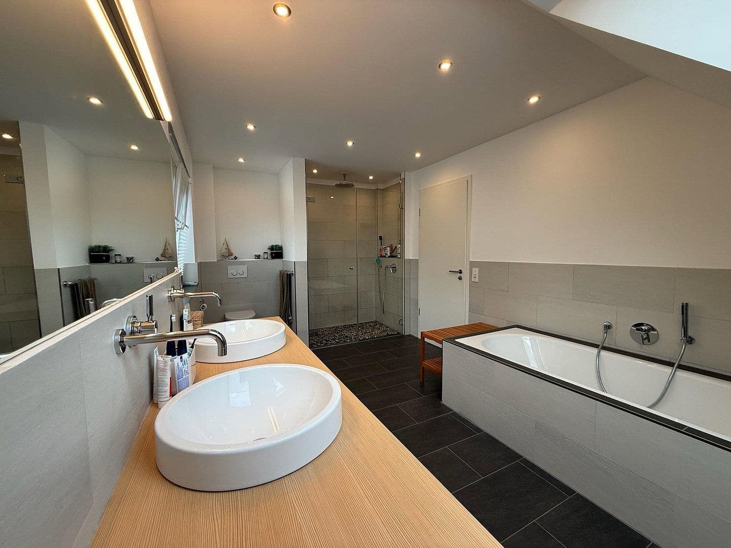 Pronájem domu 200 m², pozemek 500 m², Korschenbroich, Severní Porýní-Vestfálsko Pronájem domu 200 m², pozemek 500 m², Korschenbroich, Severní Porýní-Vestfálsko