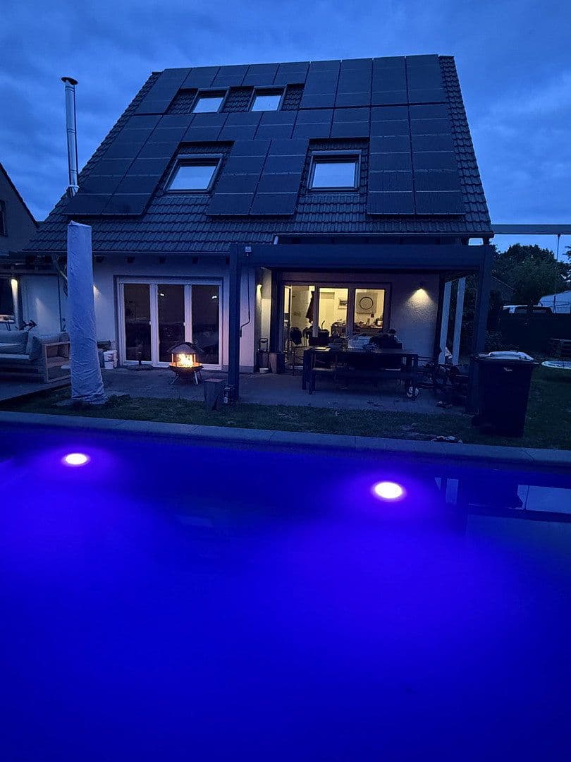 Pronájem domu 200 m², pozemek 500 m², Korschenbroich, Severní Porýní-Vestfálsko Pronájem domu 200 m², pozemek 500 m², Korschenbroich, Severní Porýní-Vestfálsko