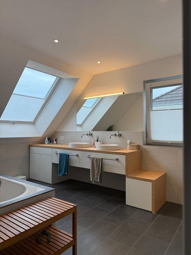 Pronájem domu 200 m², pozemek 500 m², Korschenbroich, Severní Porýní-Vestfálsko Pronájem domu 200 m², pozemek 500 m², Korschenbroich, Severní Porýní-Vestfálsko