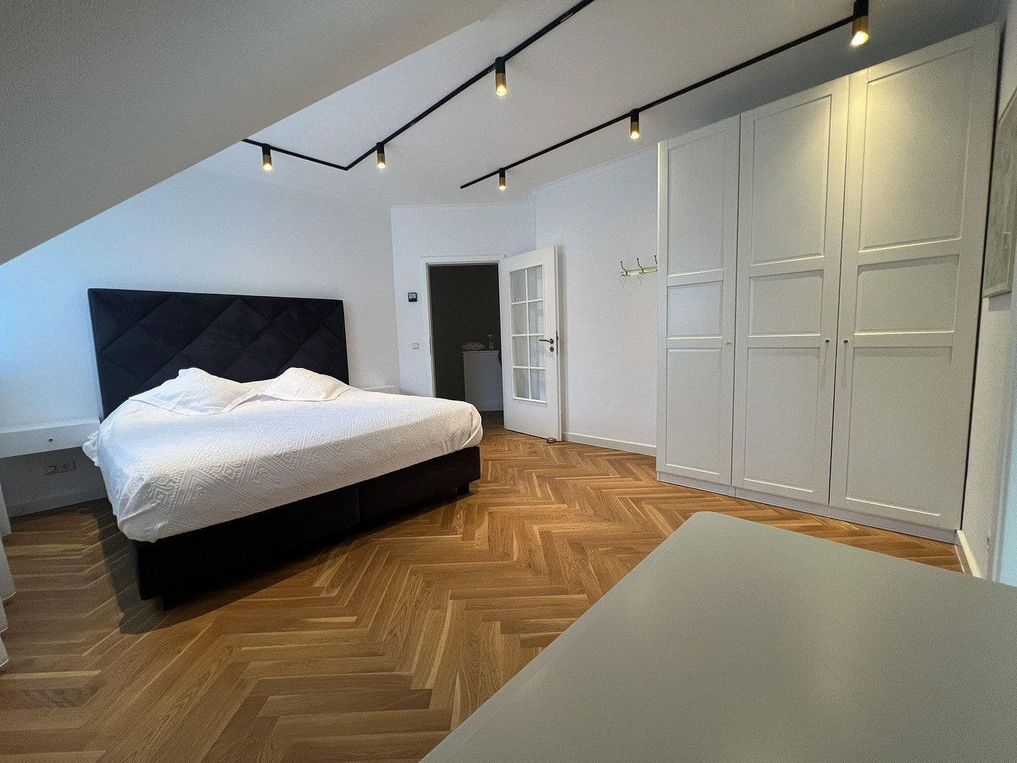 Prodej domu 301 m², pozemek 1.047 m², An der Silberkuhle 5, Reichshof, Severní Porýní-Vestfálsko Prodej domu 301 m², pozemek 1.047 m², An der Silberkuhle 5, Reichshof, Severní Porýní-Vestfálsko
